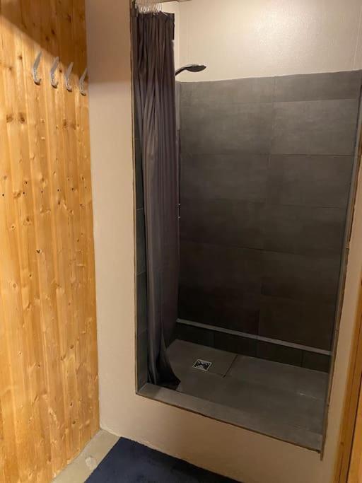 A Cozy One-bedroom Basement In Rvk Suburbs Appartamento Reykjavík